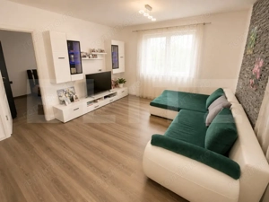 Apartament 2 camere, etaj intermediar, la cheie, balcon, zona Vivo - imagine 2