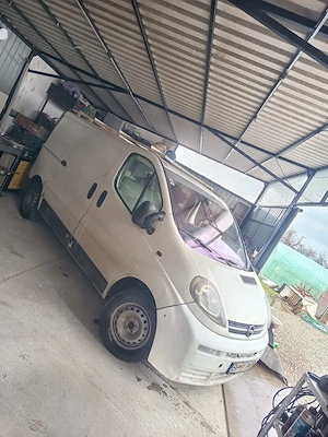 Dezmembrez Opel Vivaro 1.9 - imagine 3