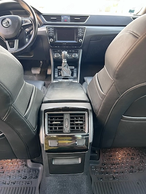 Skoda Superb 1.6 TDI - imagine 8