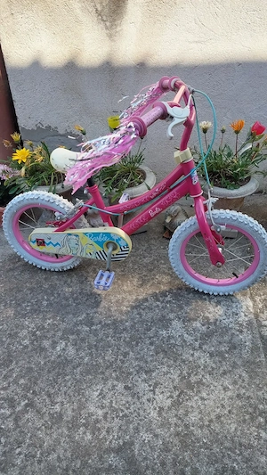 Vind bicicleta pentru fete in stare foarte buna 