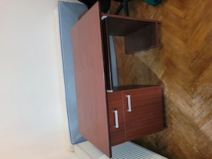 Vând birou nou