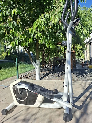 Vând stepper Hammer cu mânere și pedale în stare foarte bună!