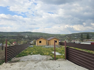 Teren + Casute de inchiriat (Vand sau schimb cu Apartament in Targoviste) - la 8km de Targoviste