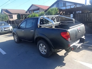 Autoutilitara Mitsubishi L200 de vinzare  - imagine 2