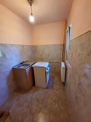 Apartament cu 1 camera decomandat etaj 3 bloc izolat  Lipovei amenajat nou