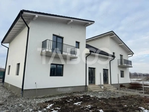 Casa de tip duplex acces 2 strazi curte libera 195 mp Mohu Sibiu  - imagine 3