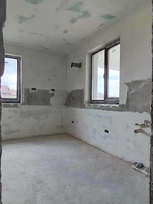 FARA COMISION drum asfaltat casa cu 4 camere P+E camera tehnica pompa caldura merita vazuta  - imagine 10