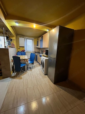 Apartament 3 camere et 3, Plopilor