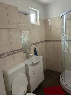 Apart. 2Camere, balcon, mobilat. bucatarie noua.  - imagine 3