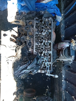 Dezmembrez Volkswagen Passat 2.0 TDI albastru 2010 - imagine 5