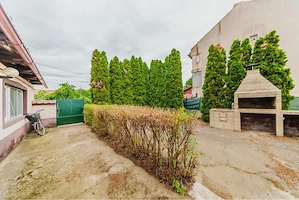 Casă de vânzare Şeitin, Locuință + spațiu comercial + mansardă, zonă centrală - imagine 5