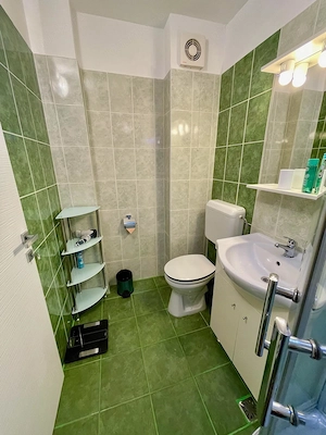 2 cam decomandat etaj intermediar centrala proprie zona Favorit - imagine 3
