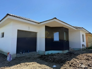 De vanzare Casa cu 3 Dormitoare/Semifinisata Teren 6.5Ari - imagine 11