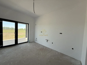 De vanzare Casa cu 3 Dormitoare/Semifinisata Teren 6.5Ari - imagine 5
