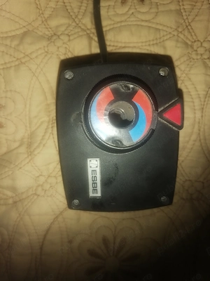 servomotor  vana  cu  3  cai  ESBE