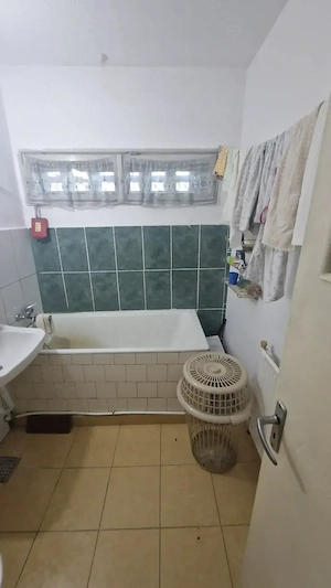 Inchiriez apartament