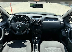 Dacia Duster dCi 110 FAP 4x2 Laureate - imagine 6