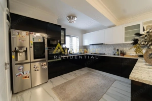 Locuinta premium pentru familie | Townhouse modern cu 7 camere, terasa spectaculoasa si 3 locuri de  - imagine 20
