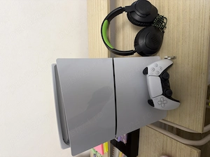 Vând PS5 Digital 1TB 