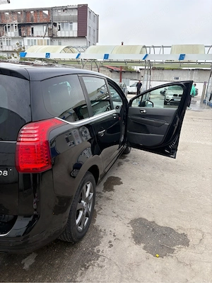Peugeot 5008 - imagine 2