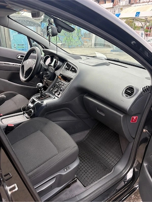 Peugeot 5008 - imagine 4