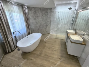 De inchiriat casa ultramoderna cu 4 camere 3 bai si dressing in Sibiu - imagine 8