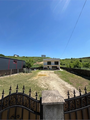P.F casa Duplex cu 1800mp2- la un 1Km de la fostul Dedeman langa Scoala Hlincea  - imagine 4