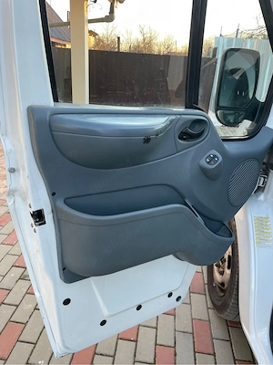 ford transit  - imagine 4