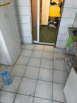Vand apartament cu 3 camere in micro 17 etajul 4 - imagine 4