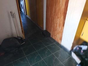 Vand apartament cu 3 camere in micro 17 etajul 4 - imagine 2