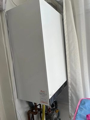 Apartament cu 3 camere, et 2, decomandat, 2 bai, centrala proprie zona Soarelui - imagine 6