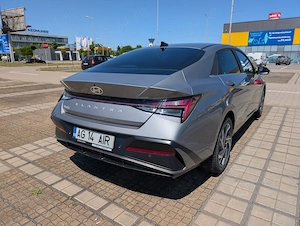 Hyundai elantra 1.6 benzina automata - imagine 3