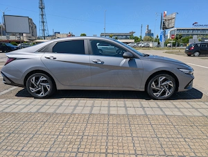 Hyundai elantra 1.6 benzina automata - imagine 5
