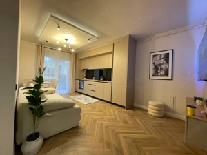 Apartament 3 camere cu 2 bai, parcare, zona Terra 