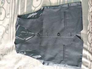 Vesta neagra băiat 14 