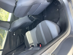 Peugeot 2008 Allure HDI 1500 cm 130 cp E 6 Automat Am 2020 - imagine 9