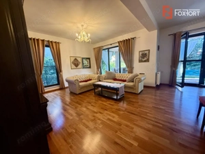 Casa exclusivista cu piscina, la intrare in Dumbravita - imagine 5