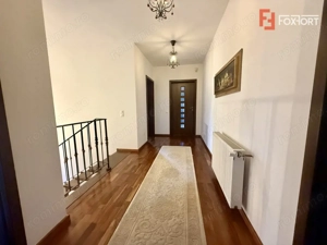 Casa exclusivista cu piscina, la intrare in Dumbravita - imagine 17