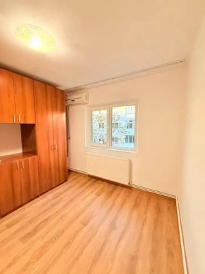 9 Mai - 2camere, cf1, dec, etaj 3/4, centrala - 79900 euro - imagine 4
