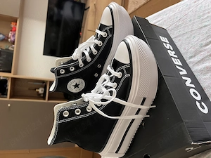 Chuck Taylor Converse