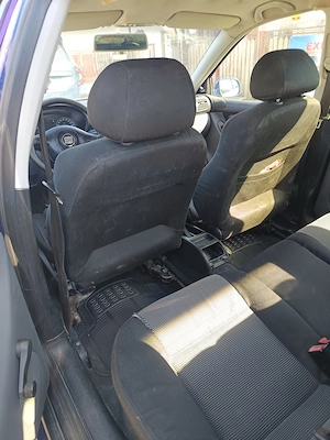 Vând schimb Seat Leon 1M1 2002 1.6 16v stare perfecta de funcționare mai multe detalii la telefon  - imagine 3