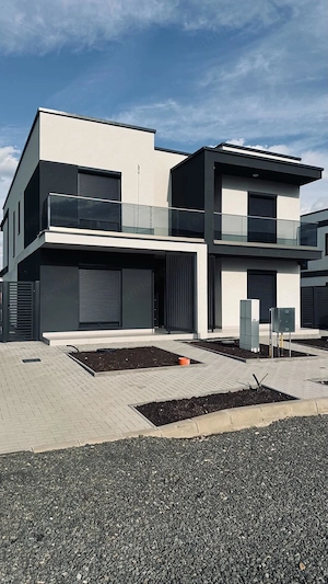 AV694 Proprietar- Duplex de vanzare, P+1E, 4 camere, 3 bai, la COVACI - imagine 2