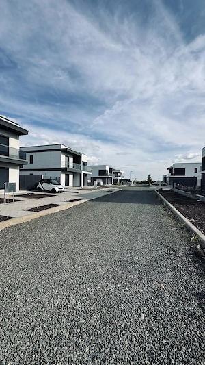 AV694 Proprietar- Duplex de vanzare, P+1E, 4 camere, 3 bai, la COVACI - imagine 3