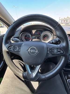Opel Astra K (2018)   Gri Metalizat   1.6 CDTI   110 CP   Faruri Matrix LED & Pachet Iarnă - imagine 8