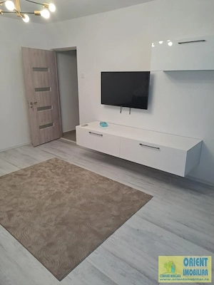 Tomis Nord, de inchiriat 3 camere, mobilat, centrala gaze, renovat - imagine 5