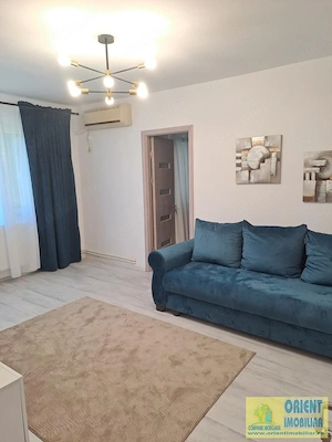 Tomis Nord, de inchiriat 3 camere, mobilat, centrala gaze, renovat - imagine 2