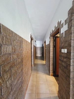 Spatiu comercial 200 mp zona Micro 17 - imagine 7