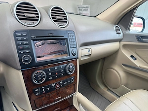 Mercedes-Benz ML 5.5 Benzina 388 CP An 2010 - imagine 2