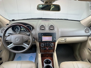 Mercedes-Benz ML 5.5 Benzina 388 CP An 2010 - imagine 17