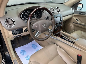 Mercedes-Benz ML 5.5 Benzina 388 CP An 2010 - imagine 19